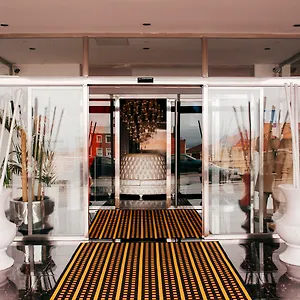 Hotel Art ***