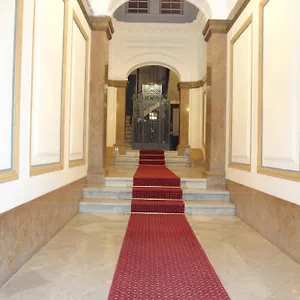 https://hostal-sant-carlo.catalonia-hotels.com